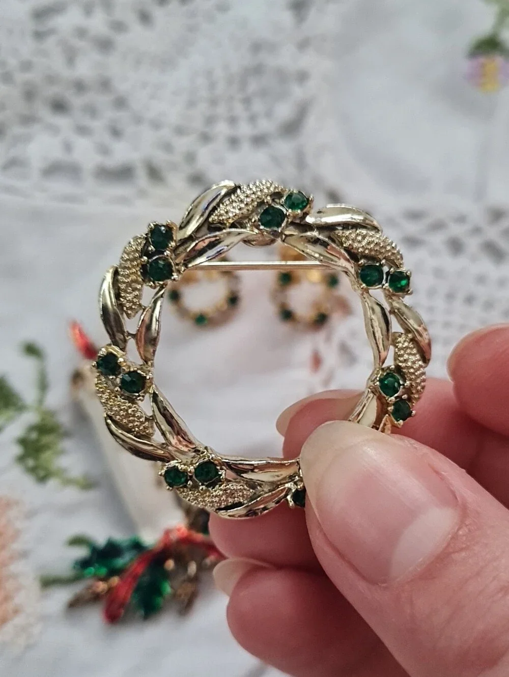 Adorable Christmas Brooch & Earrings Set - Wreath & Candle